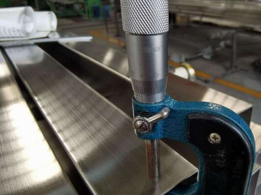 Hoogwarmtebestendige austenitische staallegering voor glas van 12 mm en 24 mm dik