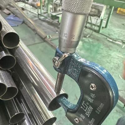 304L roestvrijstalen buis spiegel gepolijst ronde vierkant rechthoekige buis met aangepaste lengte voor handrail gebouw decoratie