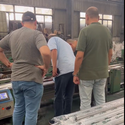304L roestvrijstalen buis spiegel gepolijst ronde vierkant rechthoekige buis met aangepaste lengte voor handrail gebouw decoratie