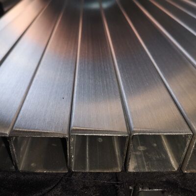 SUS 201 304 316 Spiegelsatine Afgewerkte roestvrij gesoldeerde buis 0,7 mm-3,5 mm Dikte Ruimtebuis van roestvrij staal 40 mmx40 mm